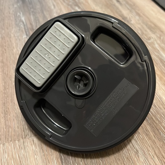 New pampered chef food processor - Picture 2 of 5